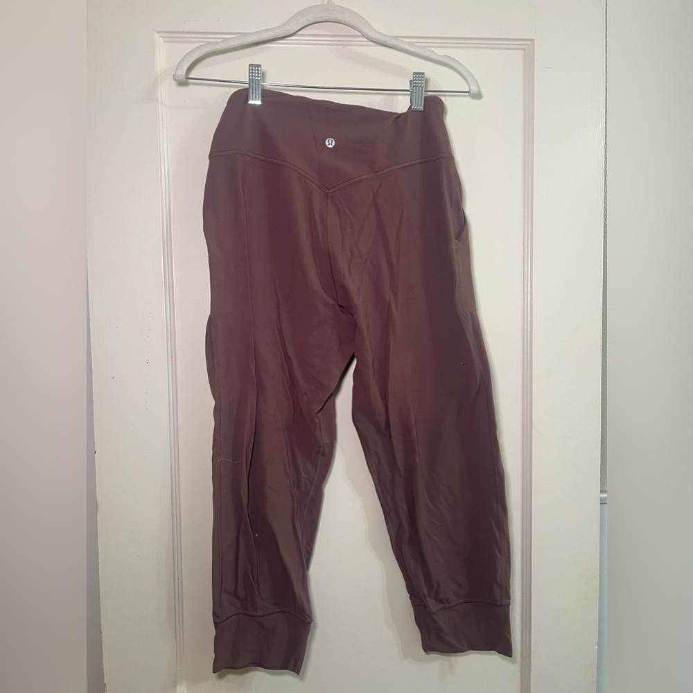 Lulukemon Cropped Joggers